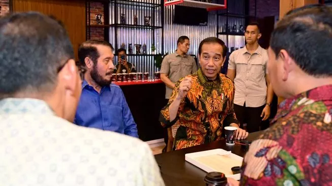 Waduh, Hakim Anwar Usman Disebut Tak Jaga Marwah MK Usai Ngopi Bareng Jokowi Jelang Putusan Sistem Pemilu