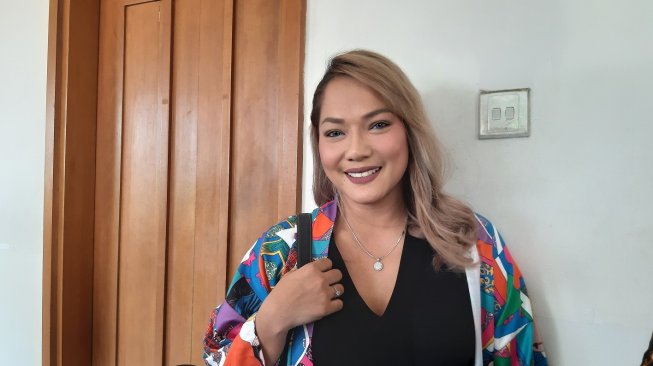 Takut Corona, Jenny Cortez Lebaran di Jakarta