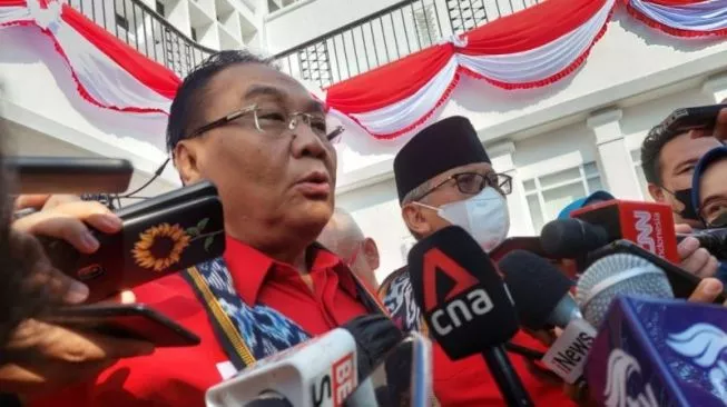 Bambang Pacul PDIP Prediksi Jokowi Bakal Reshuffle Prabowo dan Airlangga
