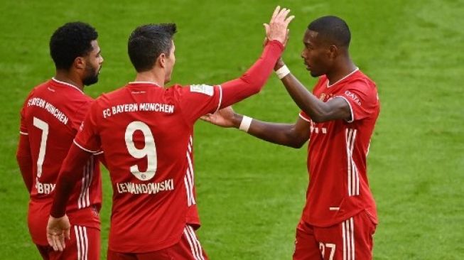 Bayern Munich Cukur Stuttgart 4-0, Lewandowski Hattrick