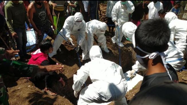 Hijau di Dalam, Merah di Luar: Kejanggalan Angka Kematian Covid-19