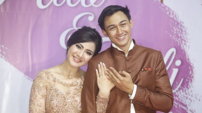 Pakai Baju Kerajaan, 3 Potret Felicya Angelista – Caesar Hito bak Raja Ratu