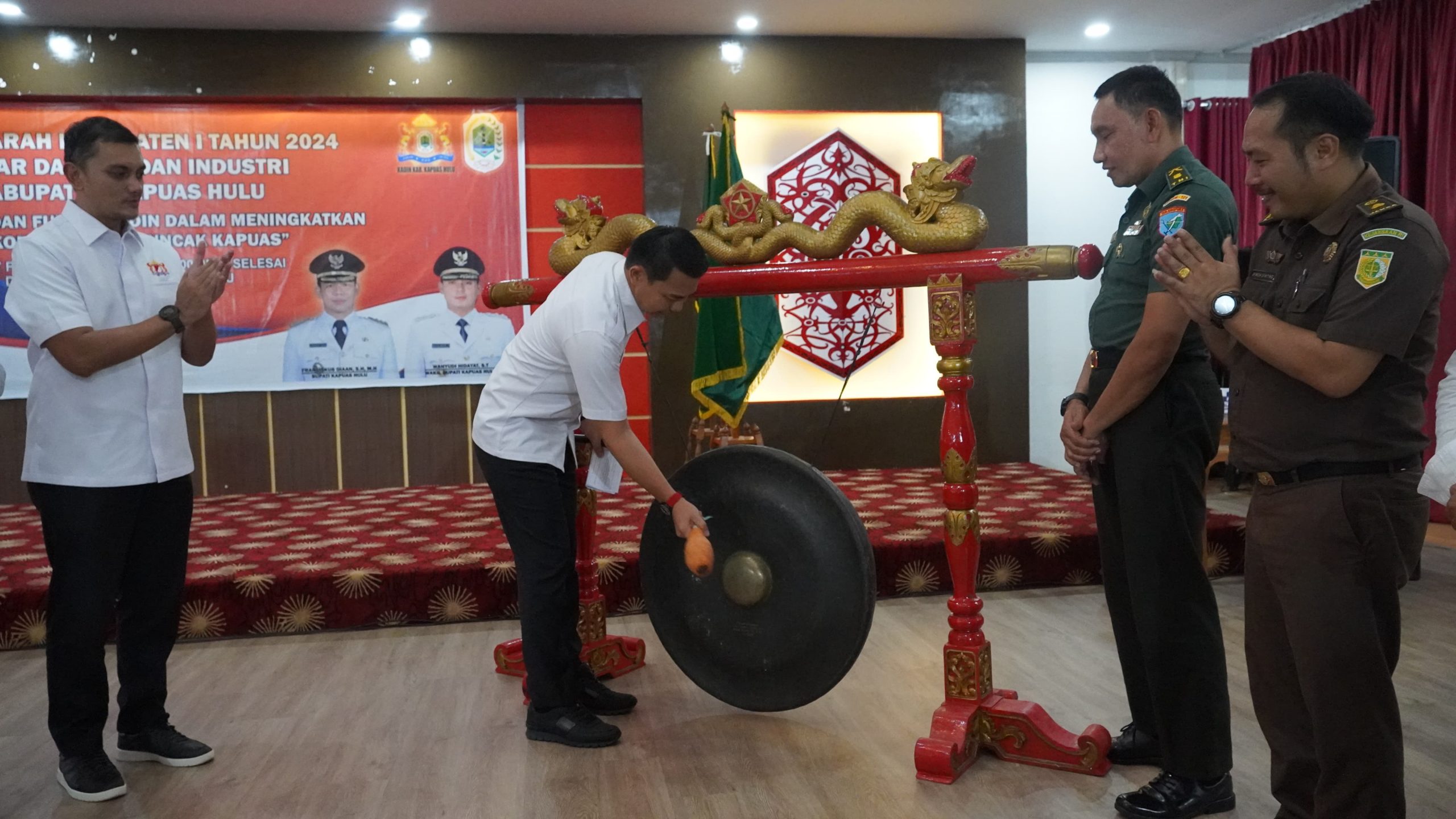 Bupati Fransikus Diaan Dorong Kadin Kapuas Hulu Lebih Berperan di Sektor Ekonomi