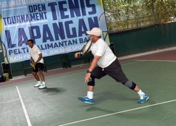 Tim Tenis Pemkot Pontianak Juara Ganda Putra Eksekutif Turnamen Pelti Kalbar