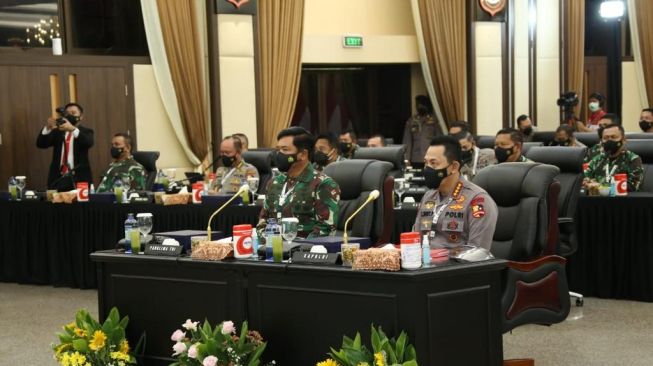 PPKM Mikro, TNI-Polri Bentuk 13.175 Posko Covid-19 di 7 Provinsi