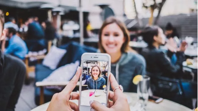 Tips Menjadi Influencer Moncer di Media Sosial