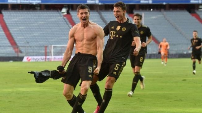 Bayern Tutup Musim Libas Augsburg 5-2, Lewandowski Patahkan Rekor Top Skor