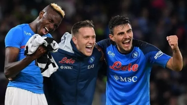 Napoli Makin Kokoh di Puncak Klasemen Serie A