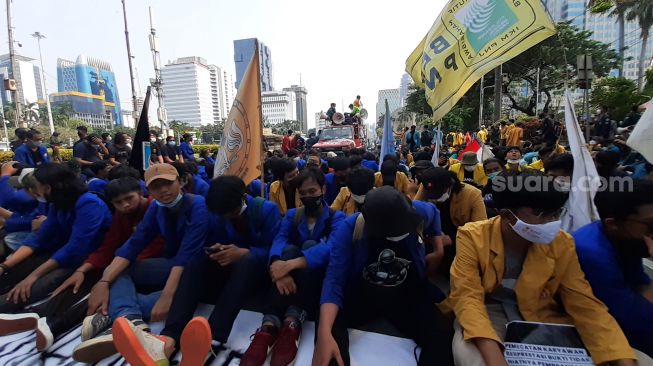 Demo Jokowi, BEM SI Tantang Moeldoko Keluar Istana: Jika Tak Datang, Kita Bermalam di Sini