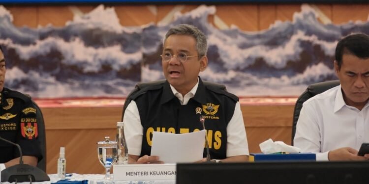 Suahasil Nazara Ungkap Tiga Fokus Pembenahan Bea Cukai untuk Perkuat Pengawasan Impor Ilegal