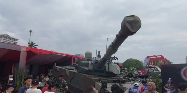 Tank Harimau Jadi Primadona di TNI Fair 2025 Monas