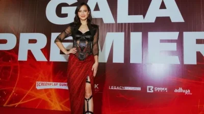 Pevita Pearce Pakai Busana Seksi di Pemutaran Perdana Film Sri Asih