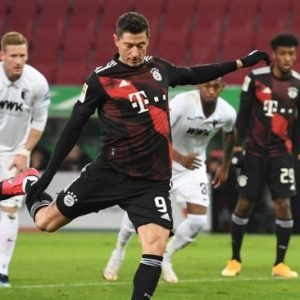 Penalti Lewandowski Menangkan Die Roten