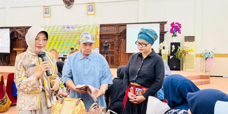 Dekranasda Pontianak Dorong UMKM dan Desainer Lokal Ciptakan Tren Fesyen Berbasis Kearifan Lokal