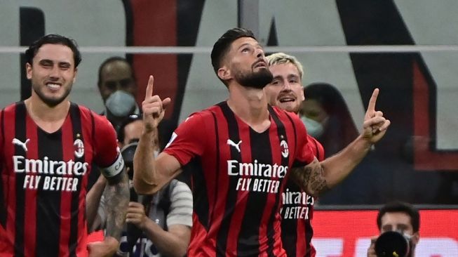 Giroud Cetak Brace, Milan Benamkan Cagliari 4-1