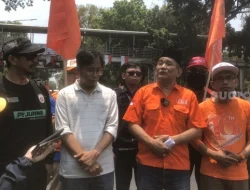 Partai Buruh dan SPI Tuntut Kedaulatan Pangan di Kantor Bulog
