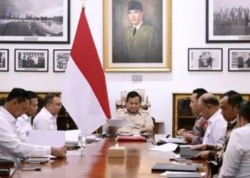 Prabowo Kumpulkan Pejabat Tinggi Bahas Percepatan MBG dan Strategi Distribusi Beras