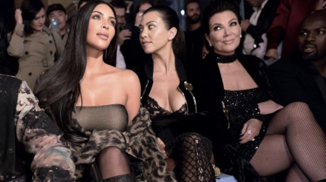 Kris Jenner Edukasi Putrinya agar Tak Seks Bebas