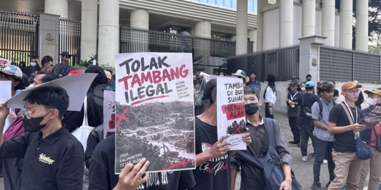 Demo ke Kejagung, Pesut Kaltim Soroti Tambang Batu Bara