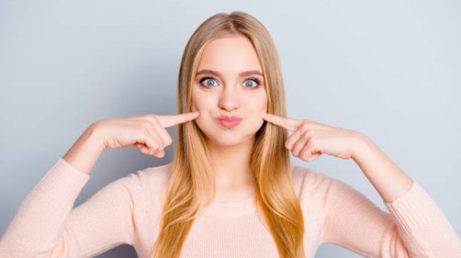 Bye Tembam! Ini 7 Cara Alami dan Mudah Hilangkan Lemak di Wajah