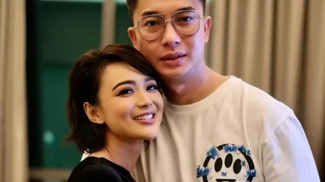 Wika Salim Gandeng Pacar Baru