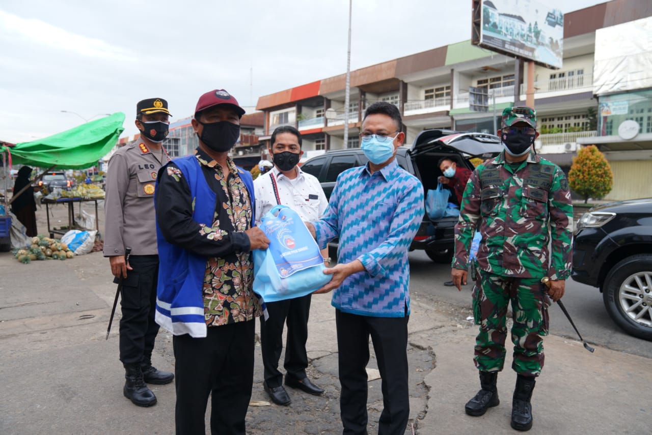 Pemkot Salurkan Bantuan Beras PPKM Darurat untuk Warga Pontianak