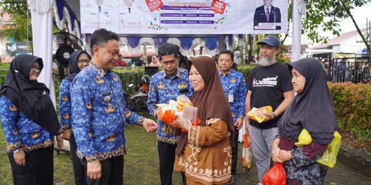 Warga Antusias Sambut Operasi Pasar Murah Pemkot Pontianak