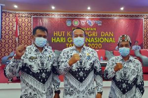 Inovasi Selama Pandemi, 2 Guru Kabupaten Landak Terima Anugerah Guru Berdedikasi