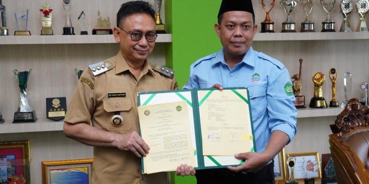 Pemkot Pontianak dan Universitas PGRI Teken MoU Tingkatkan Kualitas Pendidikan