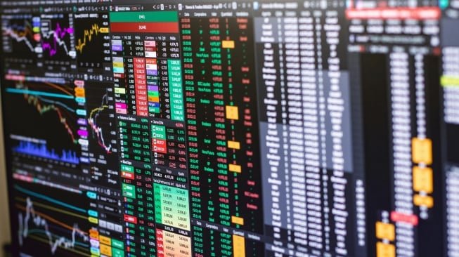 IHSG Diprediksi Bergerak Terbatas Awal Pekan, Investor Cermati Suku Bunga The Fed dan Data Ekonomi
