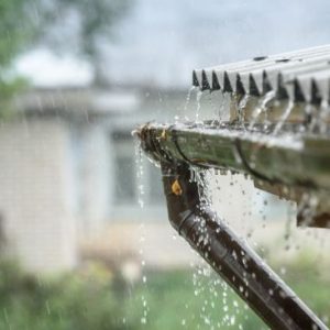 Tips Cegah Atap Rumah Bocor di Musim Hujan