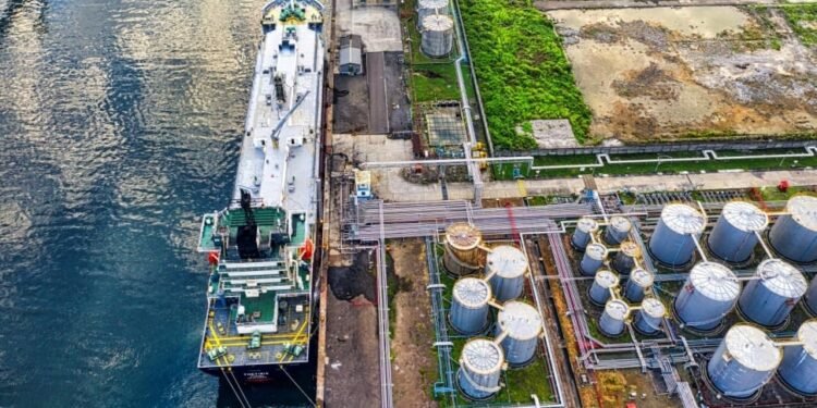 Harga Minyak Dunia Tembus US$90 per Barel Usai Serangan AS ke Iran