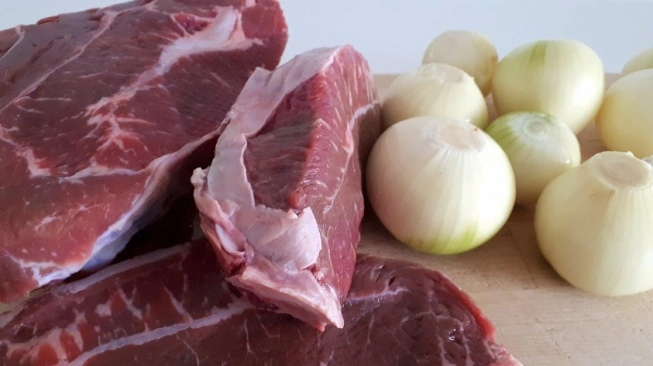 Cara Menyimpan Daging yang Terlanjur Direbus, Masih Bisa Awet Tahan Lama?
