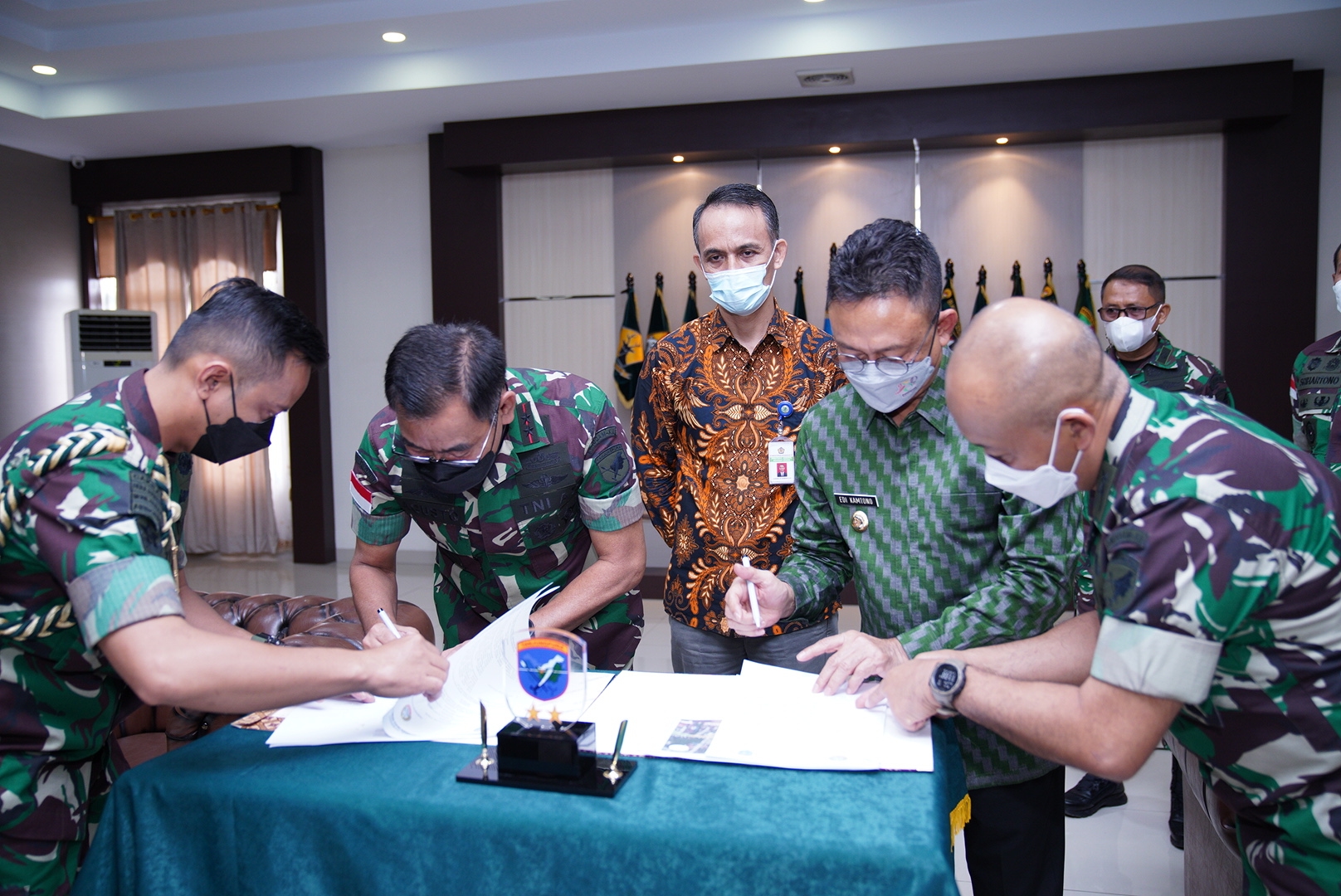 Pemkot Revitalisasi Kawasan Tugu Khatulistiwa