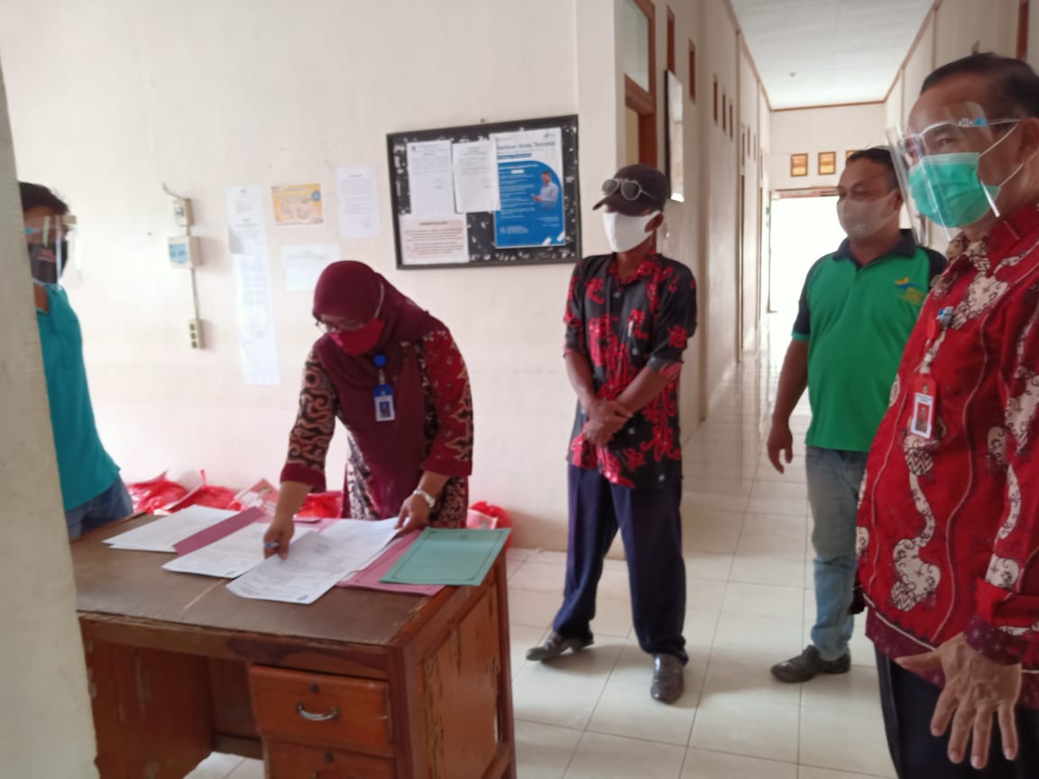 Terpapar COVID-19, Warga di Menjalin Isolasi Mandiri