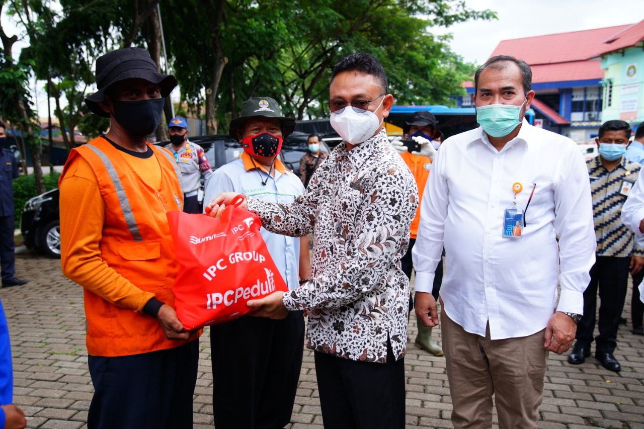 Berkah Ramadhan 1442 H, Wali Kota Pontianak: 734 Petugas Lapangan DLH Terima Paket Lebaran