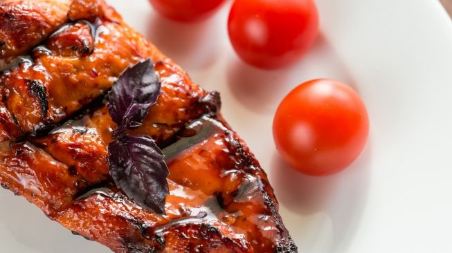 Eks Chef Restoran Buka Warteg, Sajikan Menu Steak Terjangkau dengan Rasa Mewah