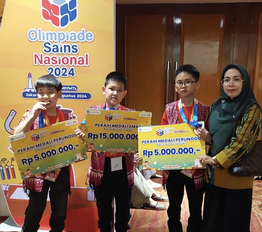 Siswa Kota Pontianak Raih Medali OSN 2024, Pj Wako : Bukti Mampu Mampu Bersaing di Tingkat Nasional