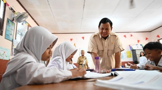 Program MBG Diakui Masih Bermasalah, Prabowo Janji Lakukan Penertiban