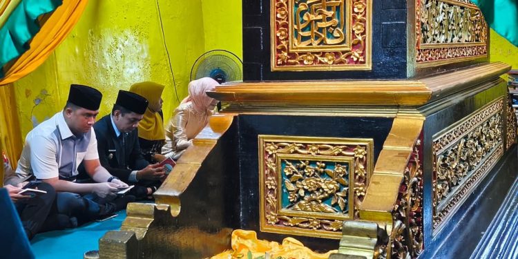Wakil Wali Kota Pontianak Ziarah ke Makam Kesultanan Batu Layang