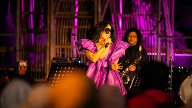 Atiek CB Sukses Gelar Intimate Konser di Indonesia