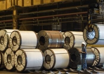 Industri Baja Nasional Tertekan Impor Baja Tiongkok