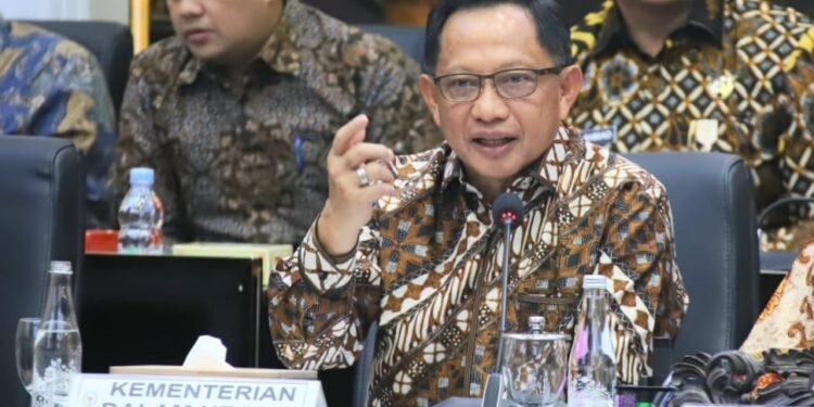Mendagri Minta Pemda Efisiensi APBD sebelum Mengaku Tak Mampu Bayar Gaji PPPK