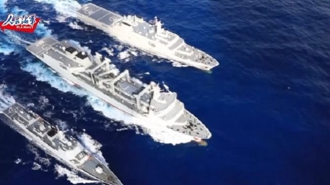 Laut China Selatan Makin Memanas, Vietnam Kirim Kapal Perang dan Helikopter