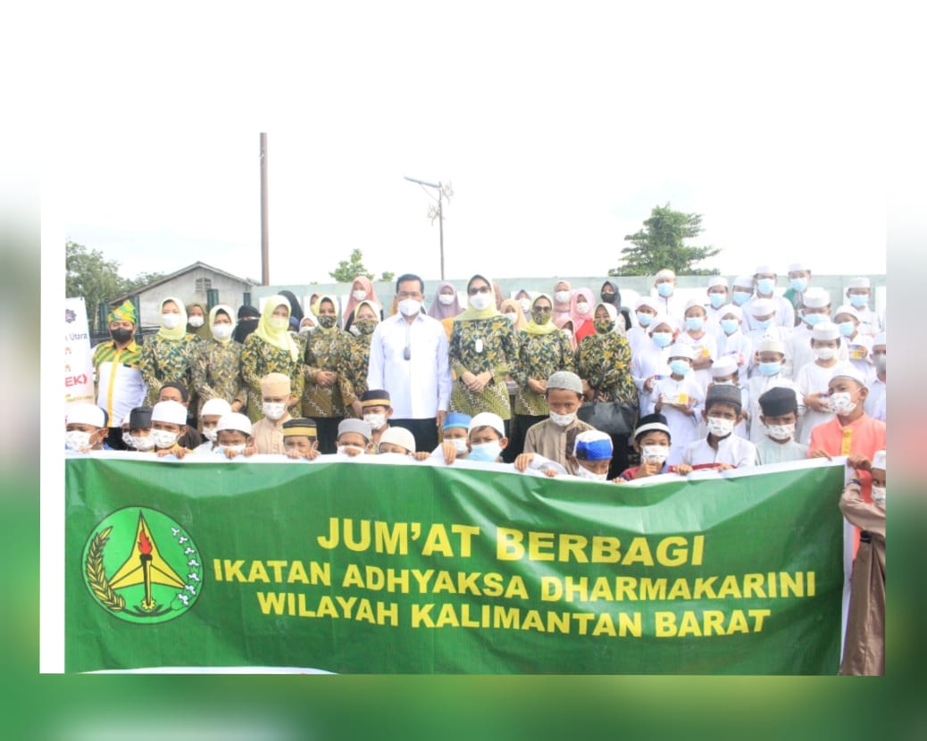 Jumat Berbagi di Pontianak Utara, Yayasan Pendidikan Nur Ilahi dan Ponpes Ashabul Maimanah Ketiban Rejekinya