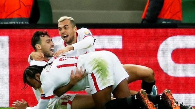 Sevilla Taklukkan Villareal 2-0