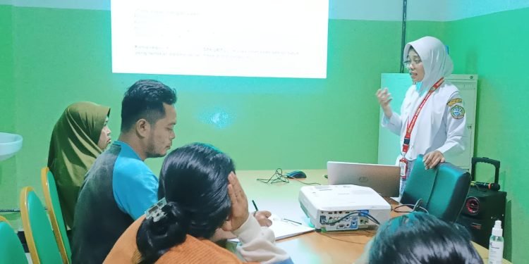 Cegah Luka Tekan, RSUD Pontianak Ajak Keluarga Pasien Stroke Rutin Lakukan Alih Baring