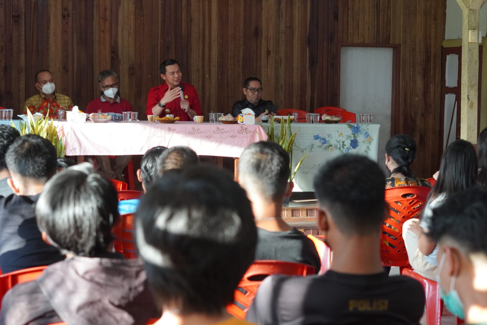 Bupati Sis Motivasi OMK Santo Innocentius Canoura Arnau Sejiram