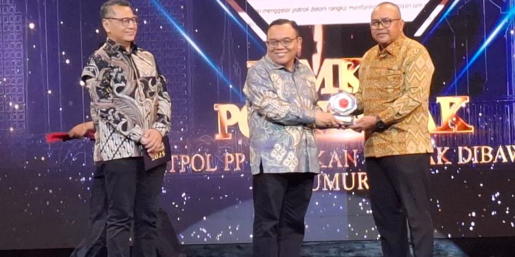 Pontianak Sabet Penghargaan di RRI Awards 2025