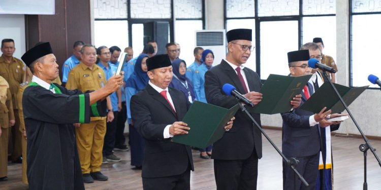 Wali Kota Pontianak Lantik Direksi Baru PDAM Tirta Khatulistiwa